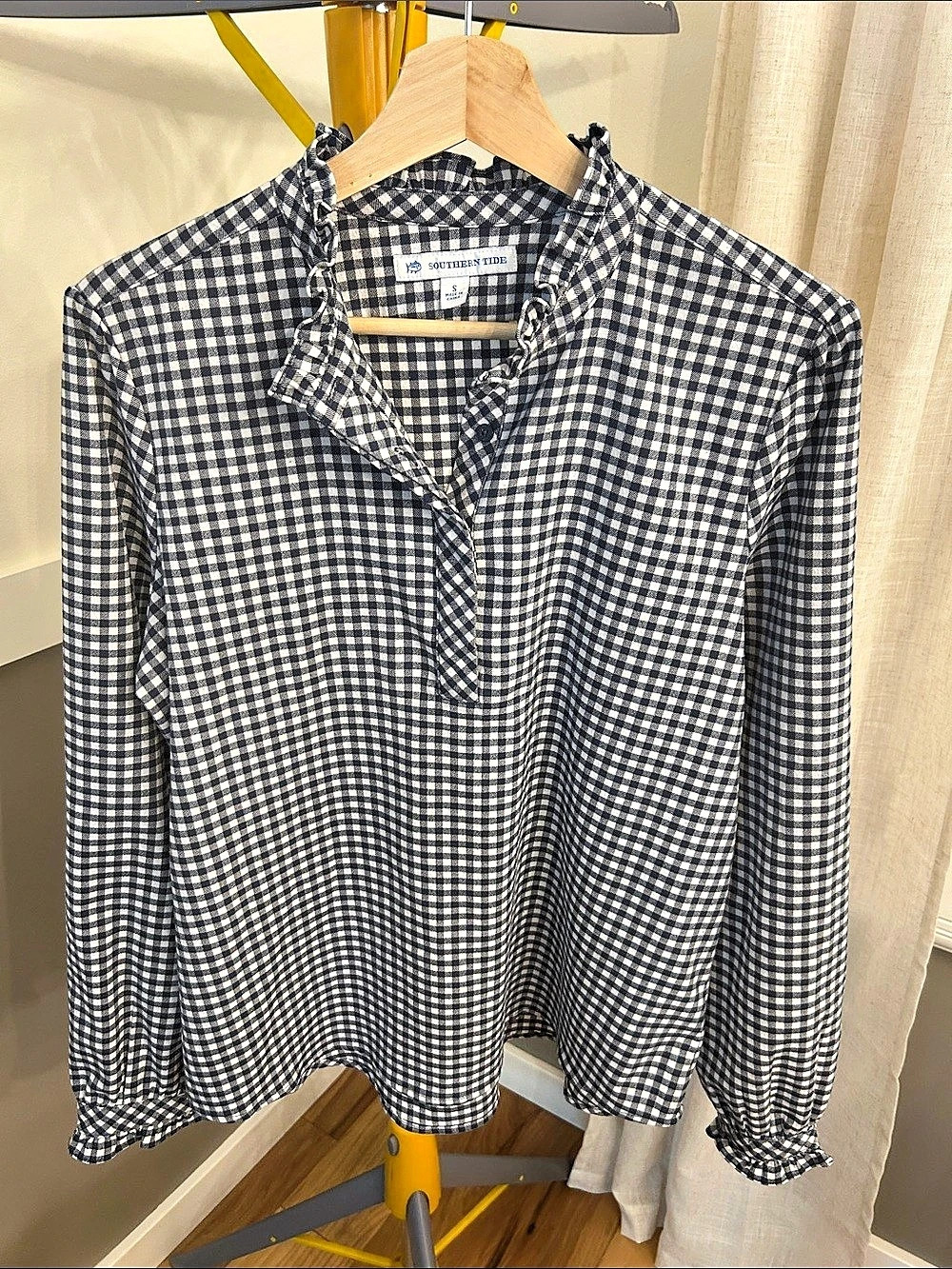 Southern Tide Gingham Blouse in Blue & White Size Small Like New